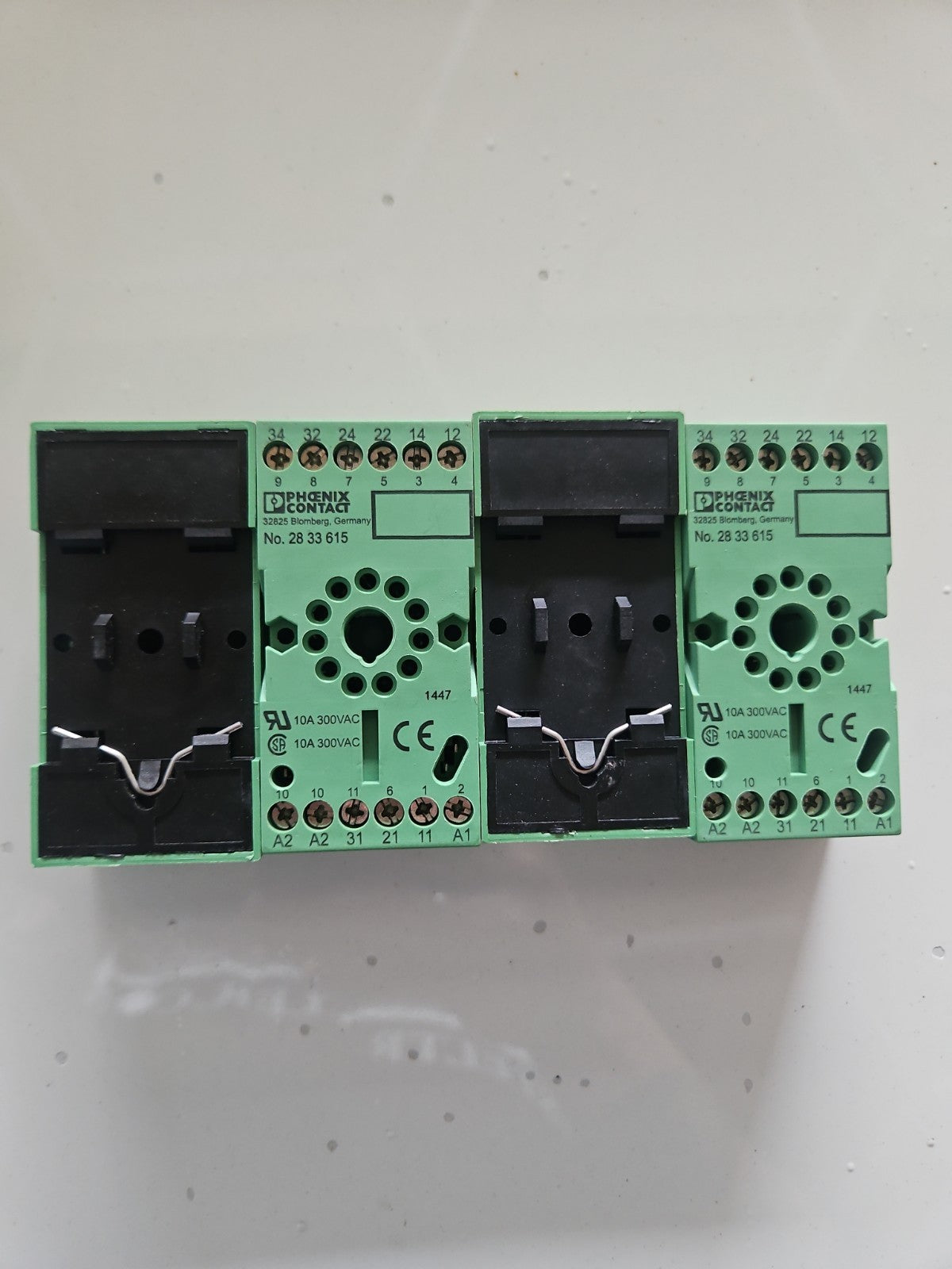 Genuine Phoenix Contact 2833615  new unused, No Box