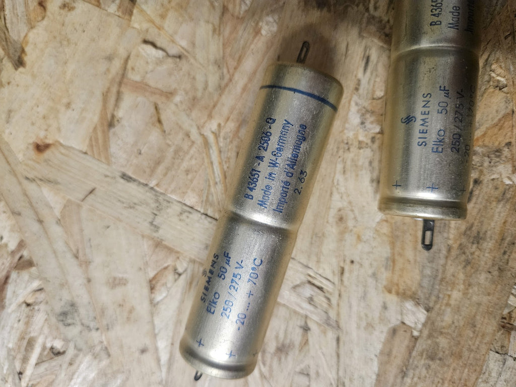 SIEMENS ELKO 50µF 250/275V, 43651-A 2506-Q  capacitor Kondensator New Unused Neu