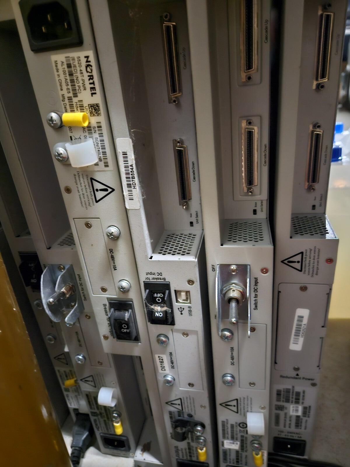 Konvolut 15x Avaya 5530-24TFD 24 und NORTEL Baystack 5520-48T PWR, fully Working
