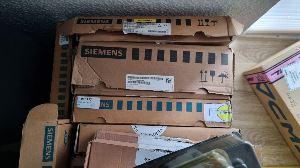 Siemens 6FX1122-2AD02   SINUMERIK brandnew in box, neu/new