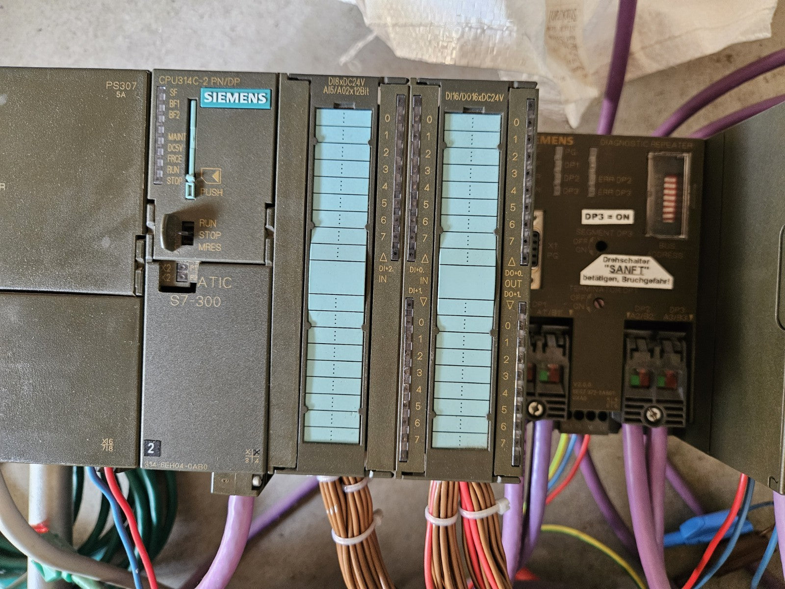 Versuchsaufbau mit Siemens Simatic S7-300 314C-2PN/DP CPU, Coupler, Repeater u.a