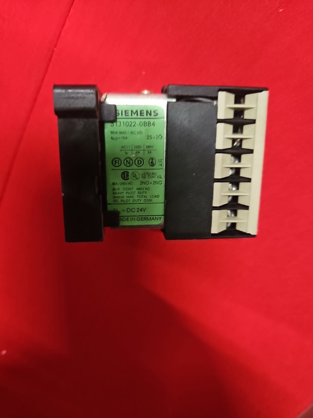 Siemens Hilfsschütz 3TJ1002-0BB4 Contactor Relay 22Z 220V AC 24V DC 10A Neu New!