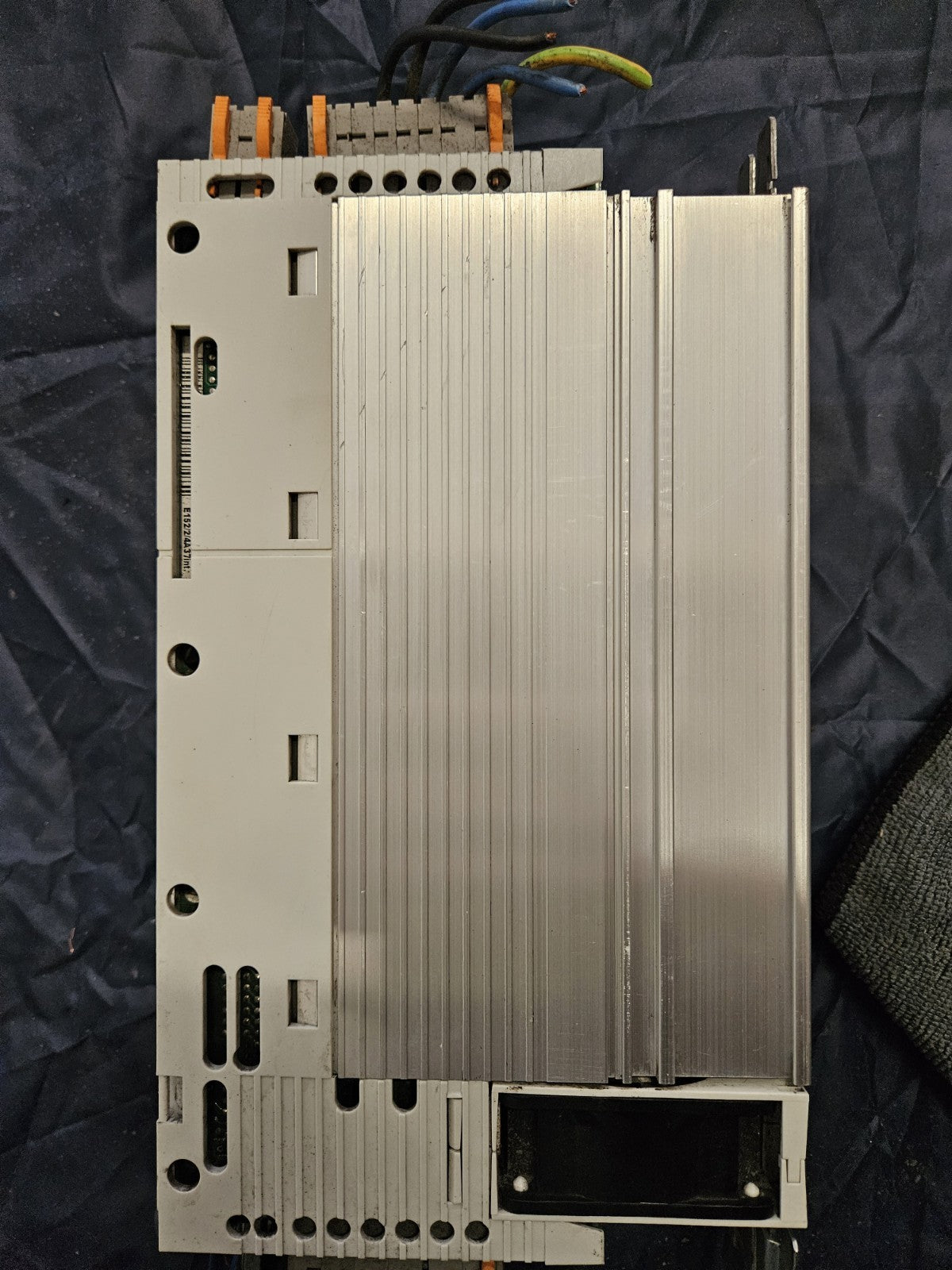 Lenze 8200 vector Inverter Frequenzumrichter E82EV152_2C000 / 1.5kW Refurbished.