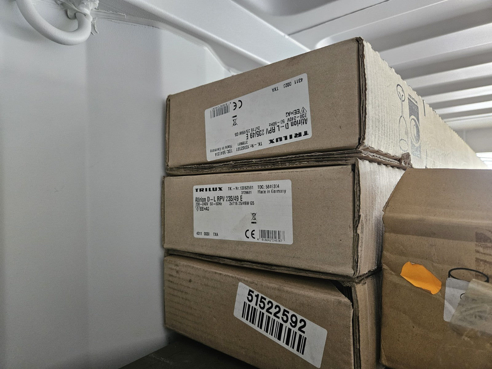 1 x Trilux Atirion D--L RPV 235/49 E, 1534mm, NEU/OVP, 2 x T16 35/49W, Rasterleu
