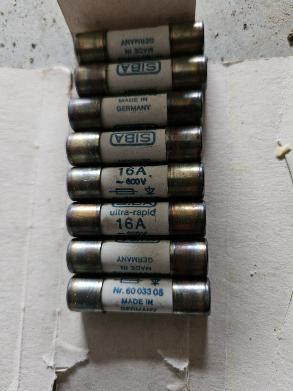 Lot 8 x SIBA 60 033 05 16A DMI Fuse 600V Ultra Rapid 6003305 60-033-05 New Neu
