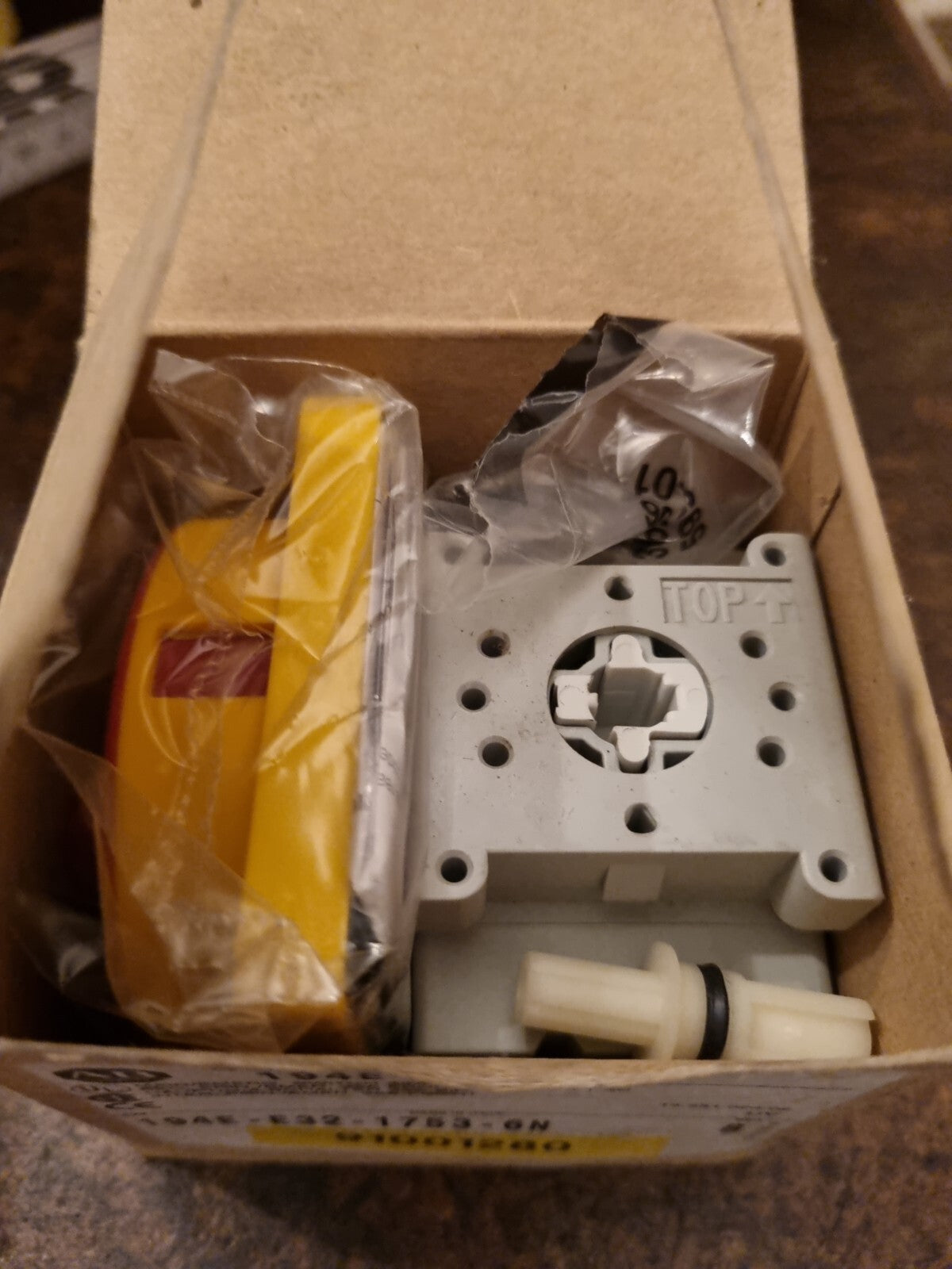 New Switch 32A Allen Bradley 194E-E32-1753-6N new in box, neu, worldwide