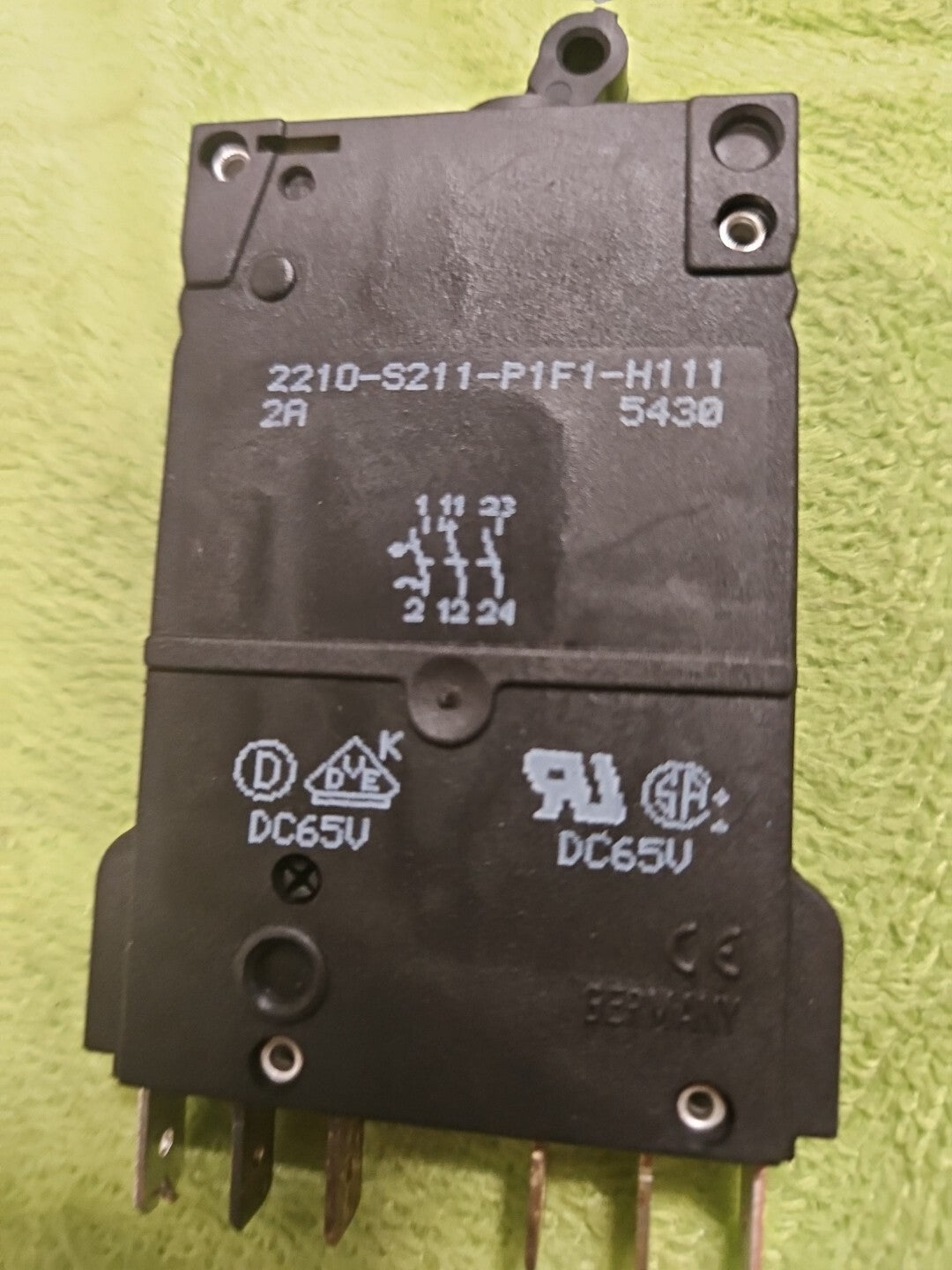 E-T-A 2210-S211-P1F1-H111-2A Thermisch-magnetischer Leistungsschalter DC65V Neu!