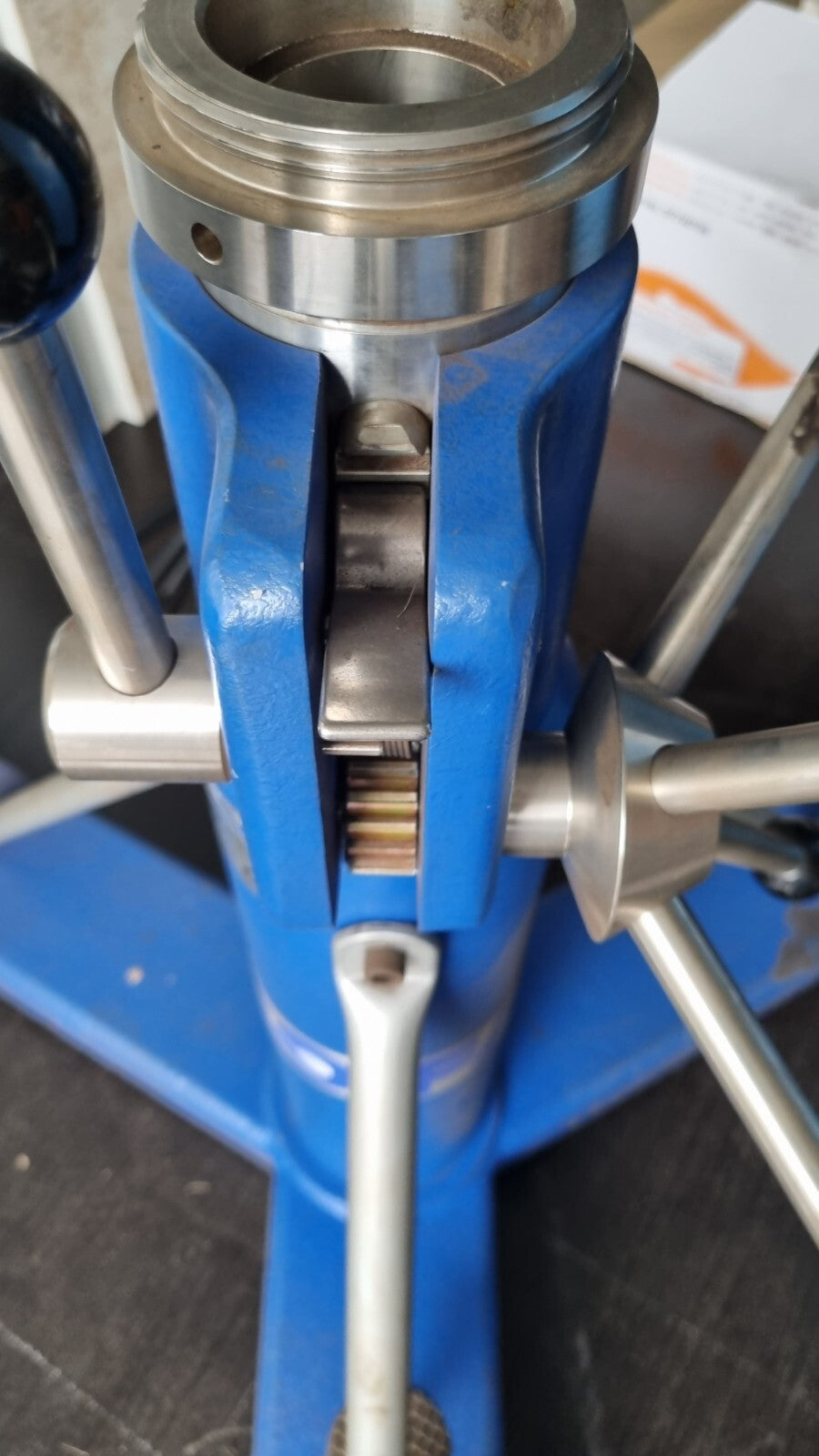 Brunson Faro IG-10, Stativ, Rollständer, Messstativ,Laser, Schwerlast Ständer