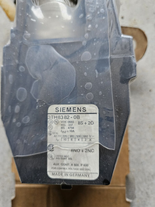 1 x SIEMENS 3TH8382-0BBA SIGUT CONTACTOR, Hilfsschütz New In Box, Neu/ovp,UNUSED
