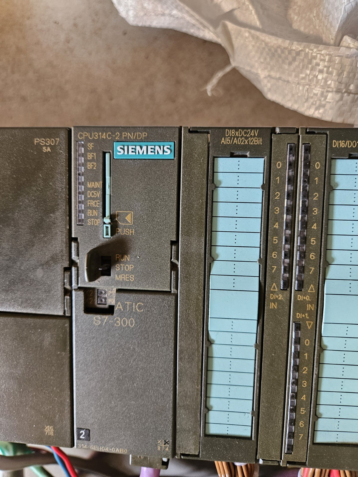 Versuchsaufbau mit Siemens Simatic S7-300 314C-2PN/DP CPU, Coupler, Repeater u.a