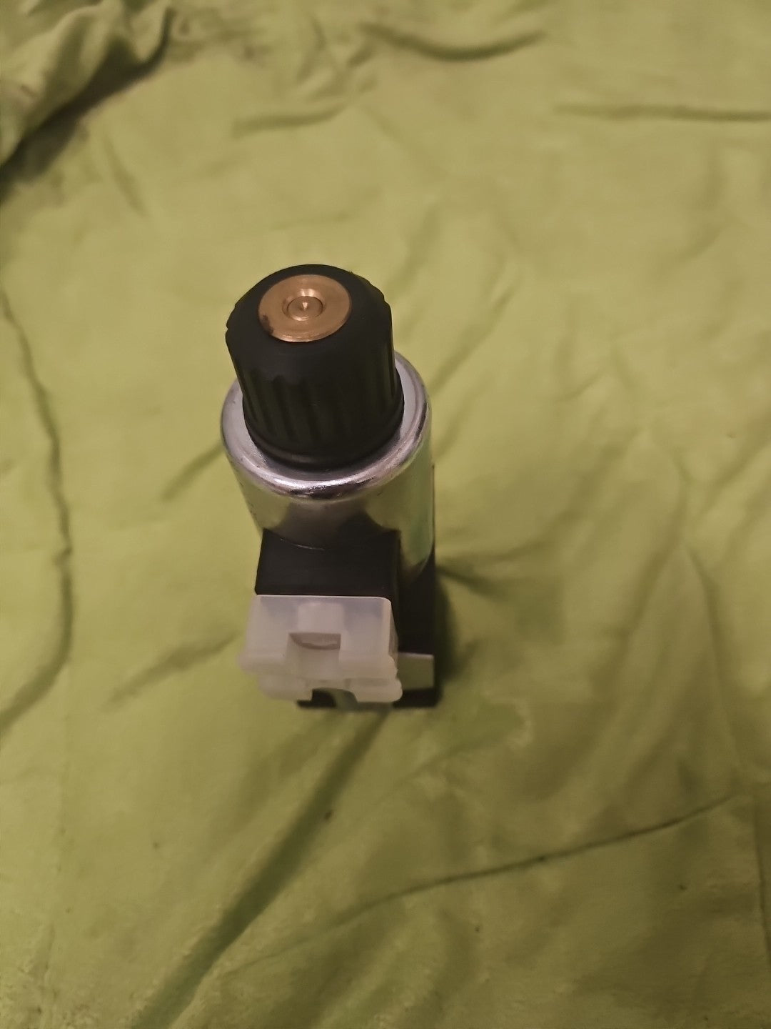 Aron AD3E01E 24V Magnetventil Valve Neu Unused New 19360 worldwide Shipping