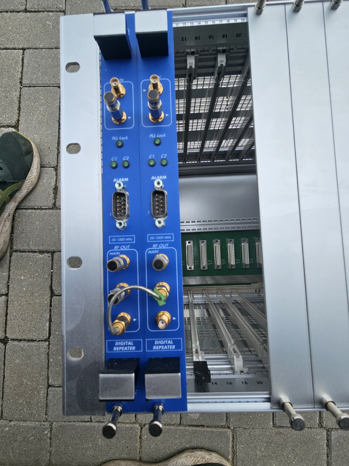 SEE Telecom TUCSYS Modular Digital Repeater System Base Chassis, KP21611000 /B-M