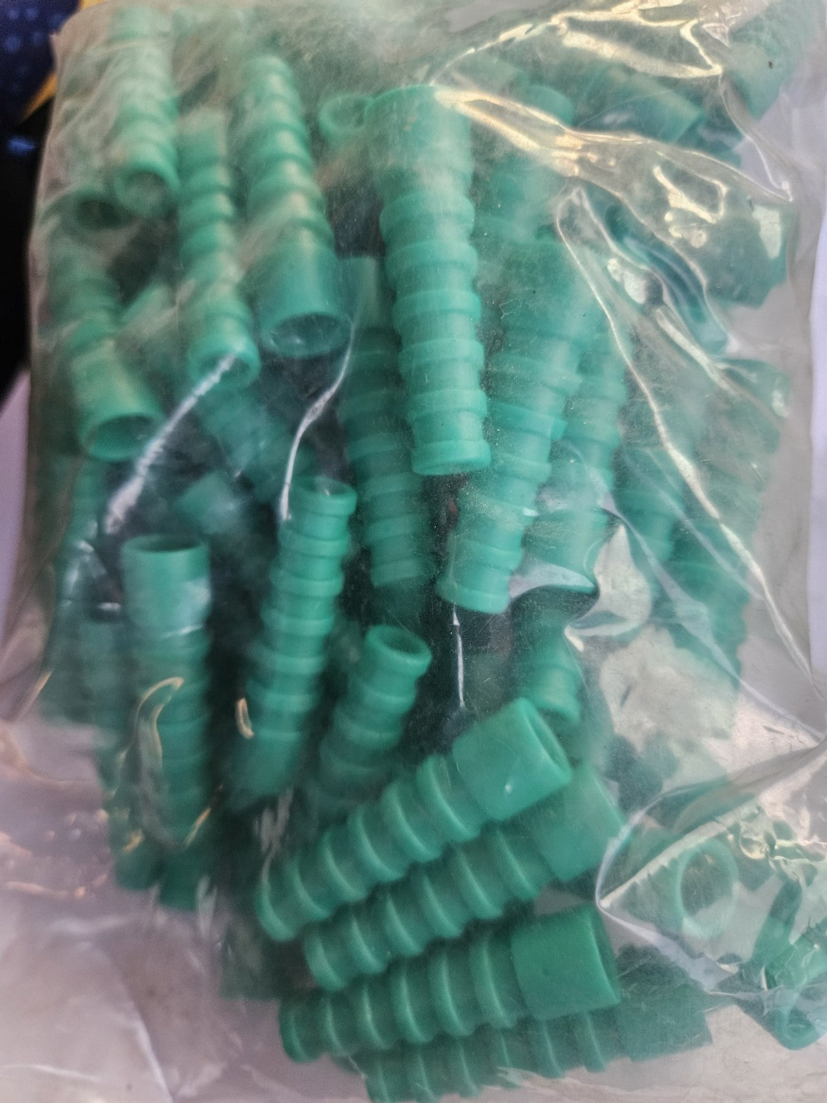 100 Stk. EFB-Elektronik Knickschutztülle 52529.4 grün Knickschutz Gummi Neu/ovp