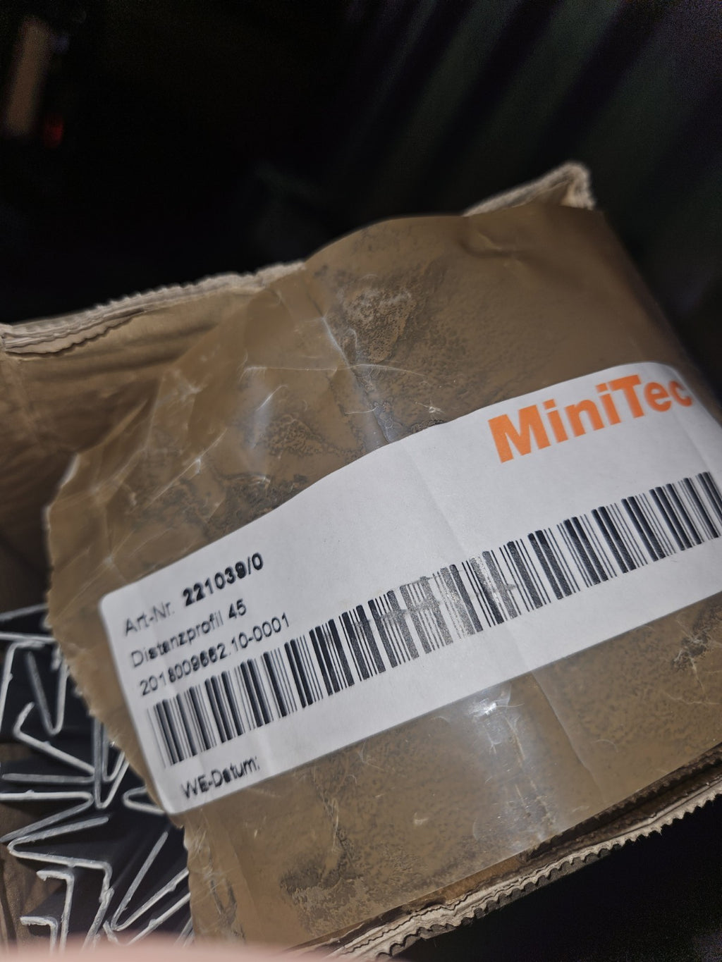 MINITEC Distanzprofil 45,  221039/0 ,   Kunststoff 2m für Alu Profil Neu Unused 