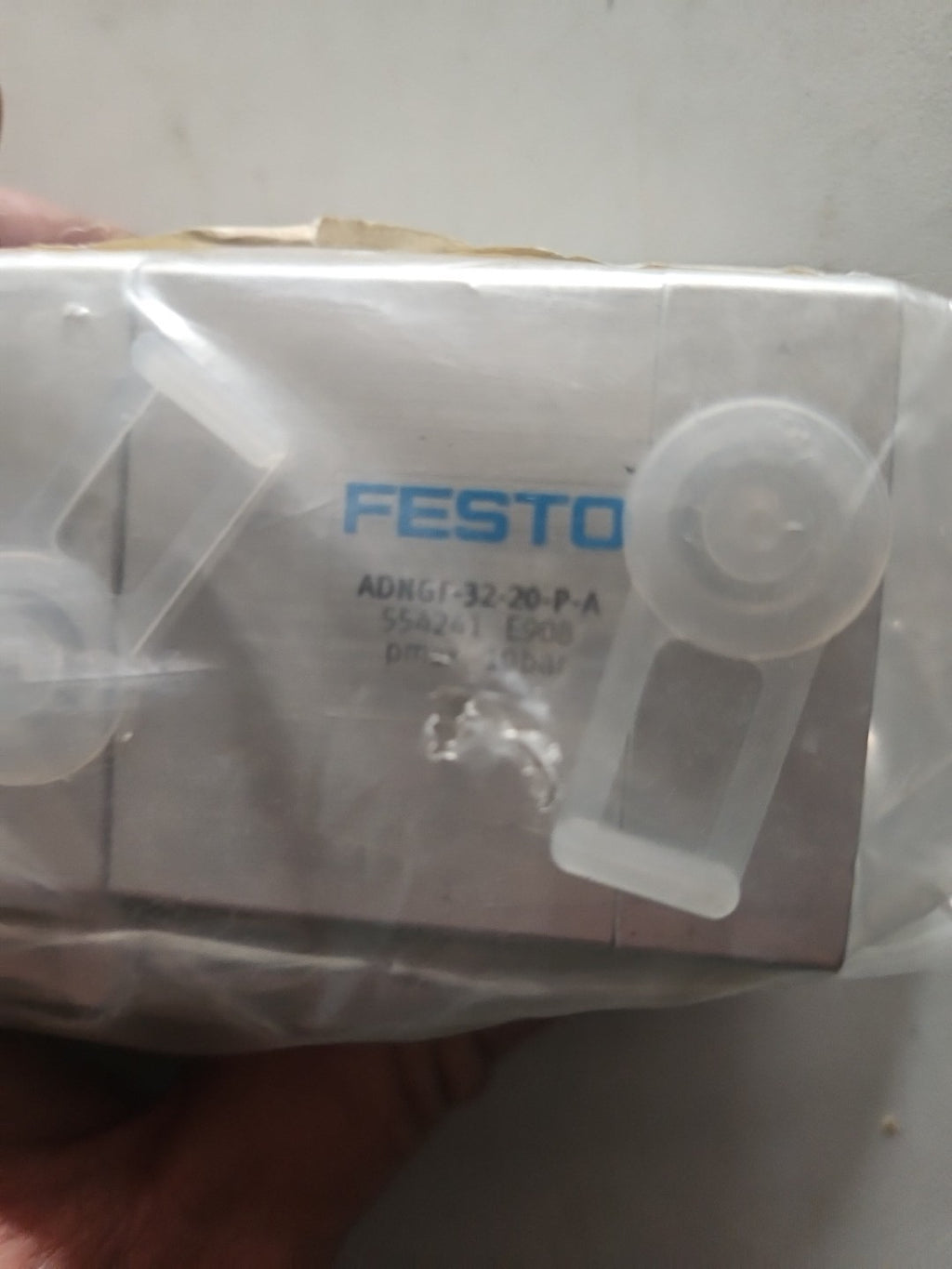 FESTO 554241, ADNGF-32-20-P-A, Kompaktzylinder