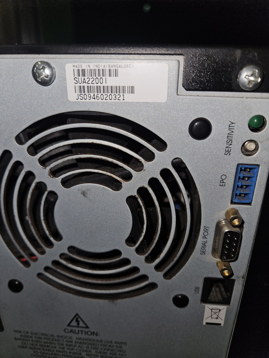 APC SMART-UPS 2200VA 1980W 120V 20A SUA2200 inkl Batterien, Tested Working