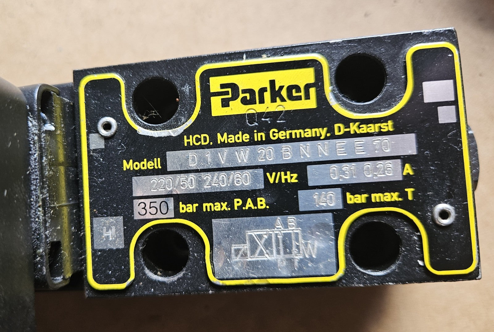 1 x PARKER D1VW20ΒΝΝΕΕ10, Hydraulic Valve 350 BAR max P.A.B, Neu New Unused Nos