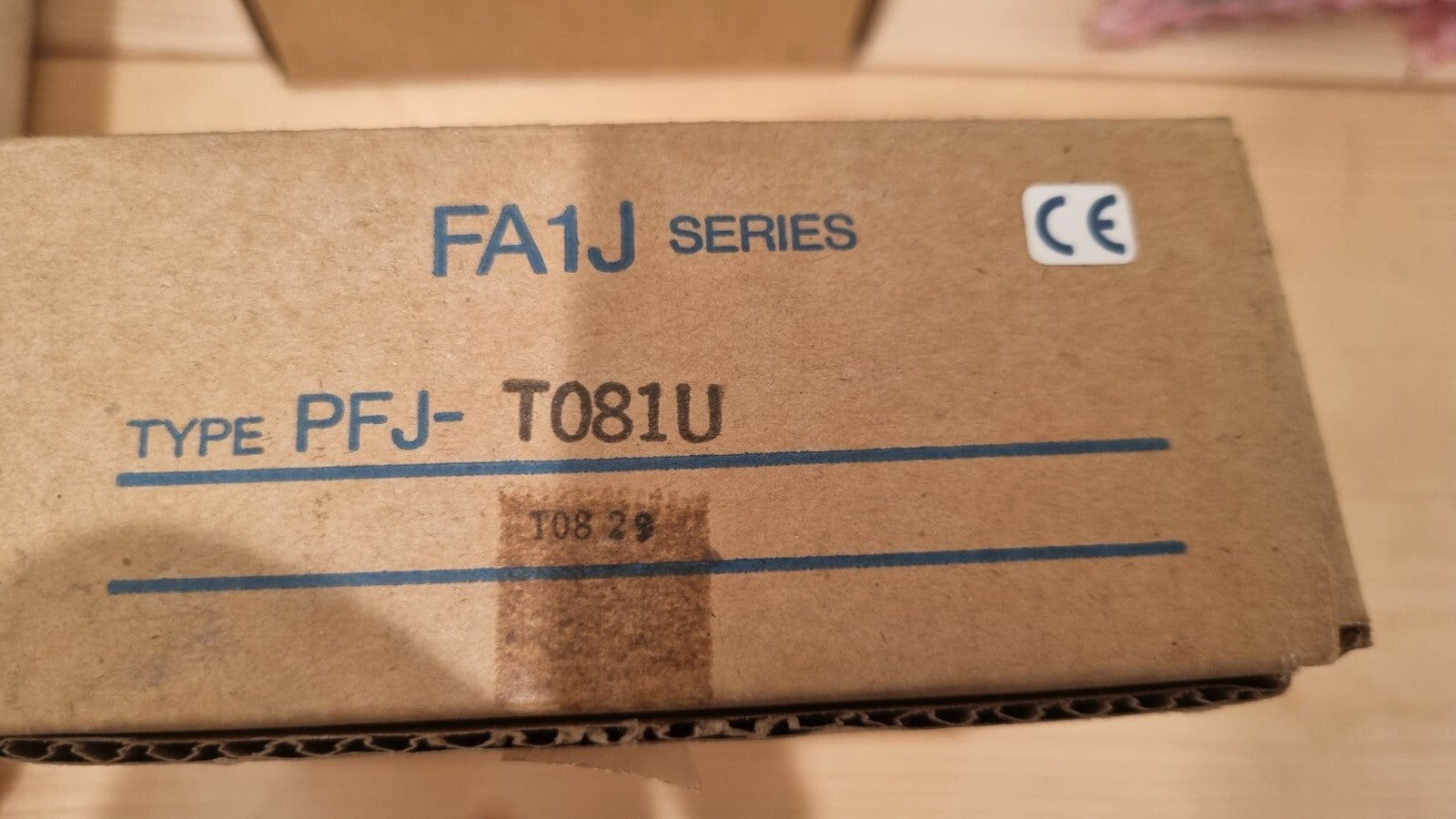 IDEC IZUMI Type  PFJ- TO81U FA1J Output Relay 24 VDC neu new/box