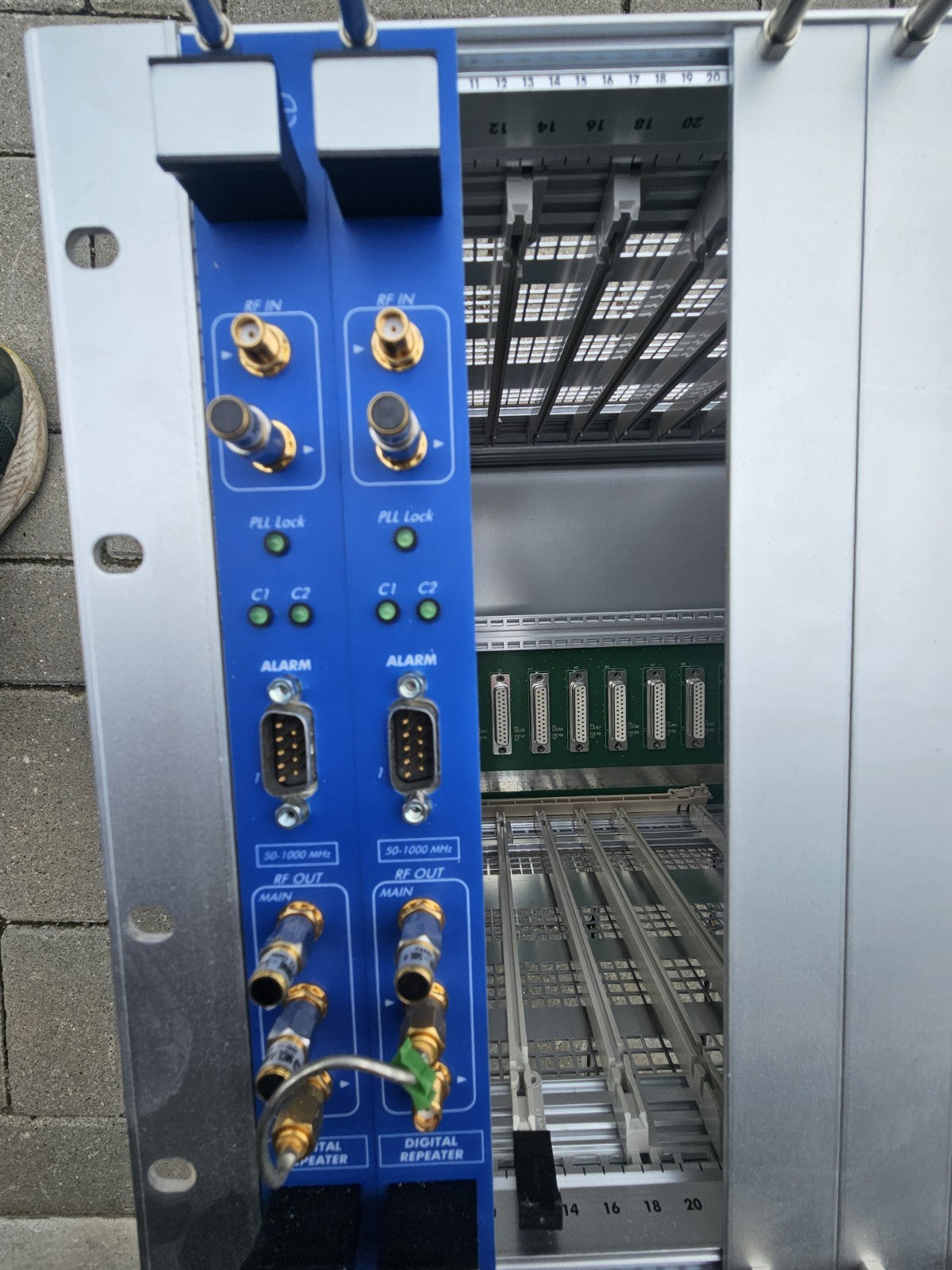SEE Telecom TUCSYS Modular Digital Repeater System Base Chassis, KP21611000 /B-M