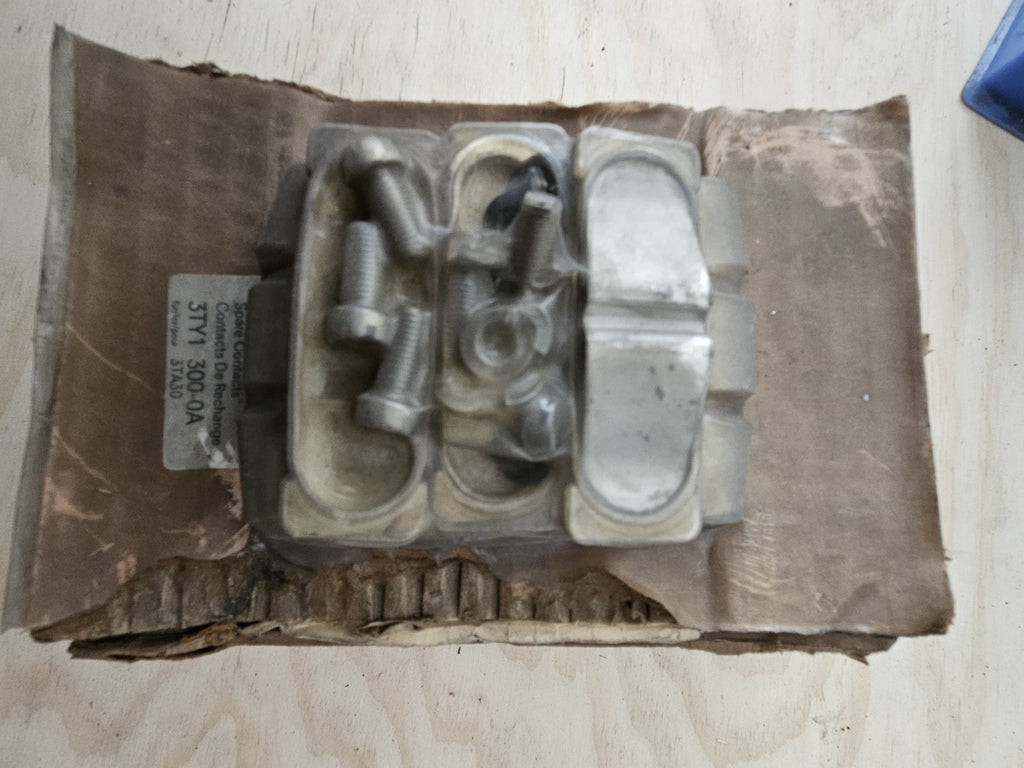 Siemens 3TY1300-0A Schaltstück Contact Switch für Schütz 3TA30 NEU OVP New Unuse