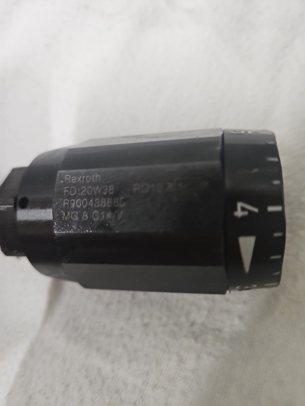 1 x REXROTH R900438885 MG 8 G14/V 20W38 throttle valve UPS New Neu Unused