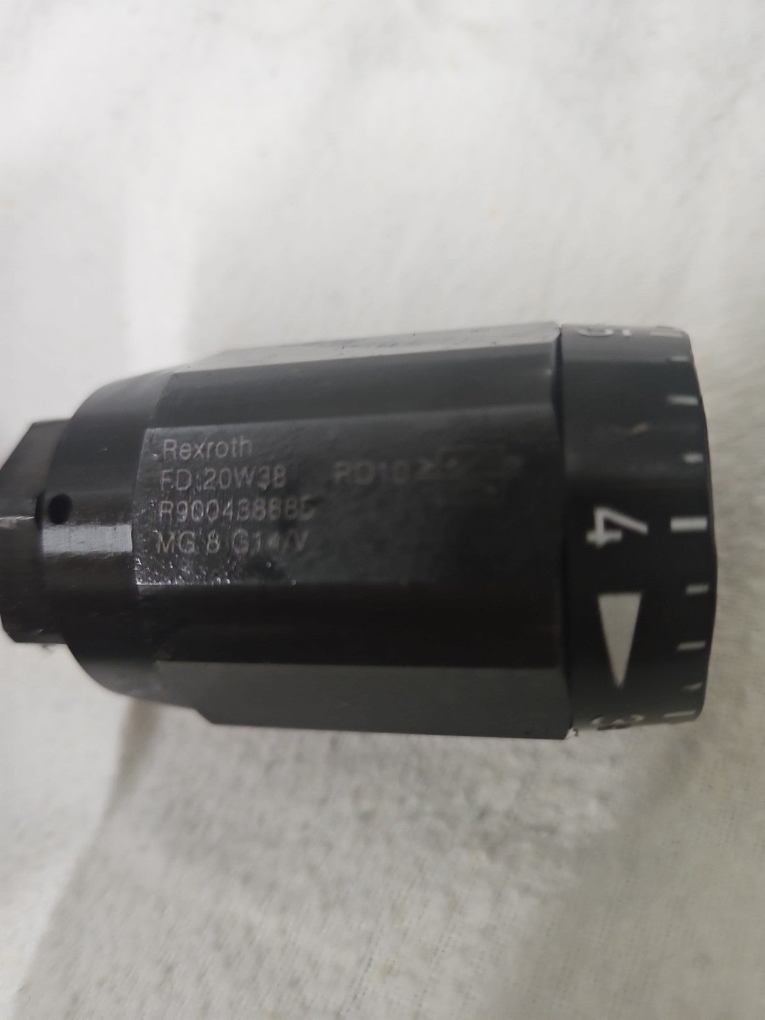 1 x REXROTH R900438885 MG 8 G14/V 20W38 throttle valve UPS New Neu Unused