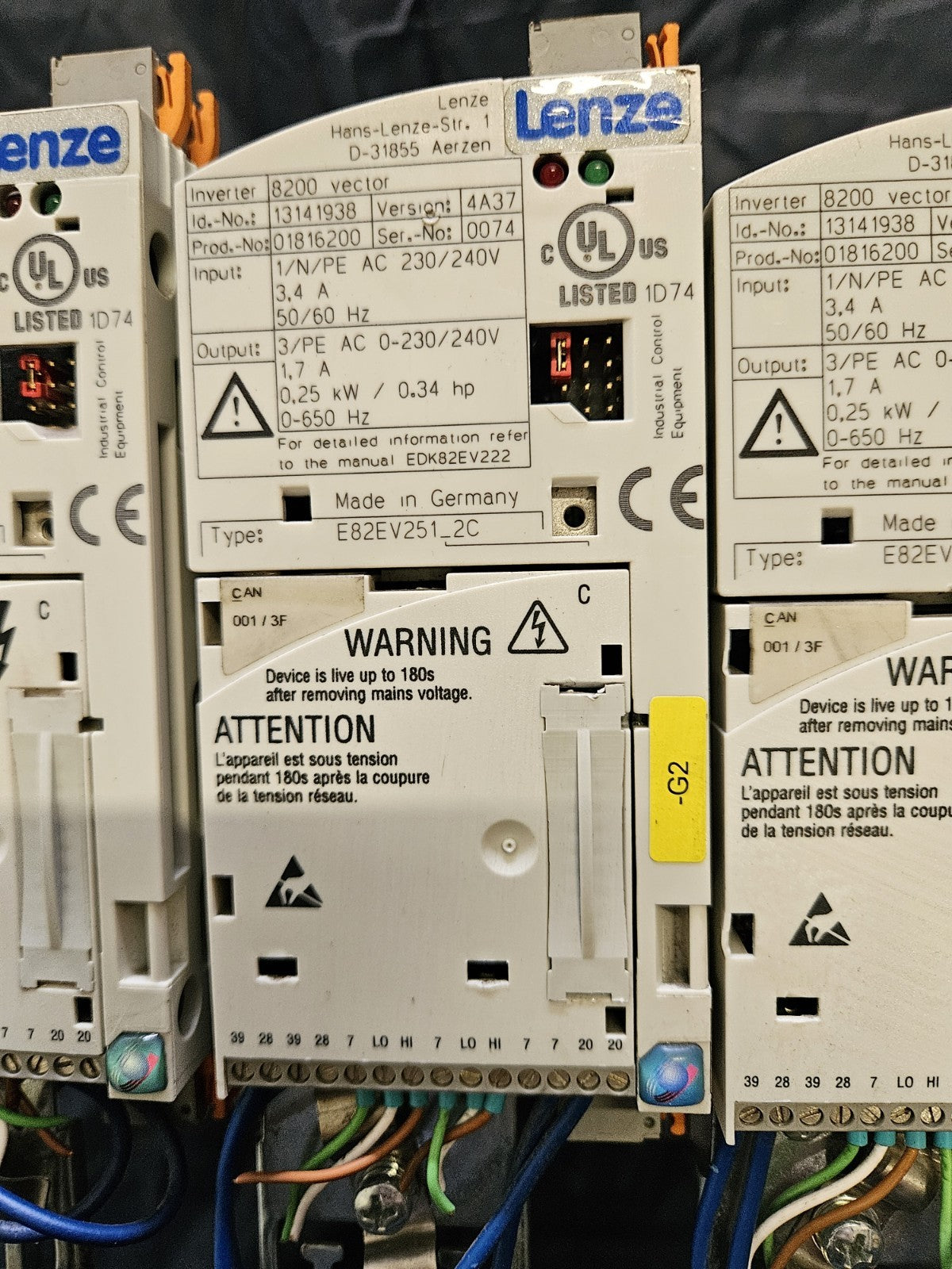 4xLenze E82EV251_2C Frequenzumrichter 230/240V 3,4A 0,25 kW + E82ZBC Refurbished