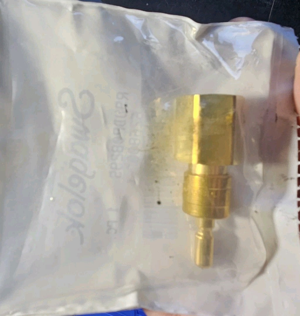 Swagelok B-QC4-S-4PF Brass Quick Connect Stem without Valve, 0.3 Cv, 1/4in NEW