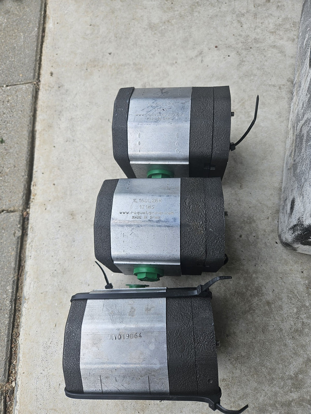 Roquet  3-fach Hydraulikpumpe, Pump,  2 x 1L16DL26R, 1 x 1L22DE10R Neu New