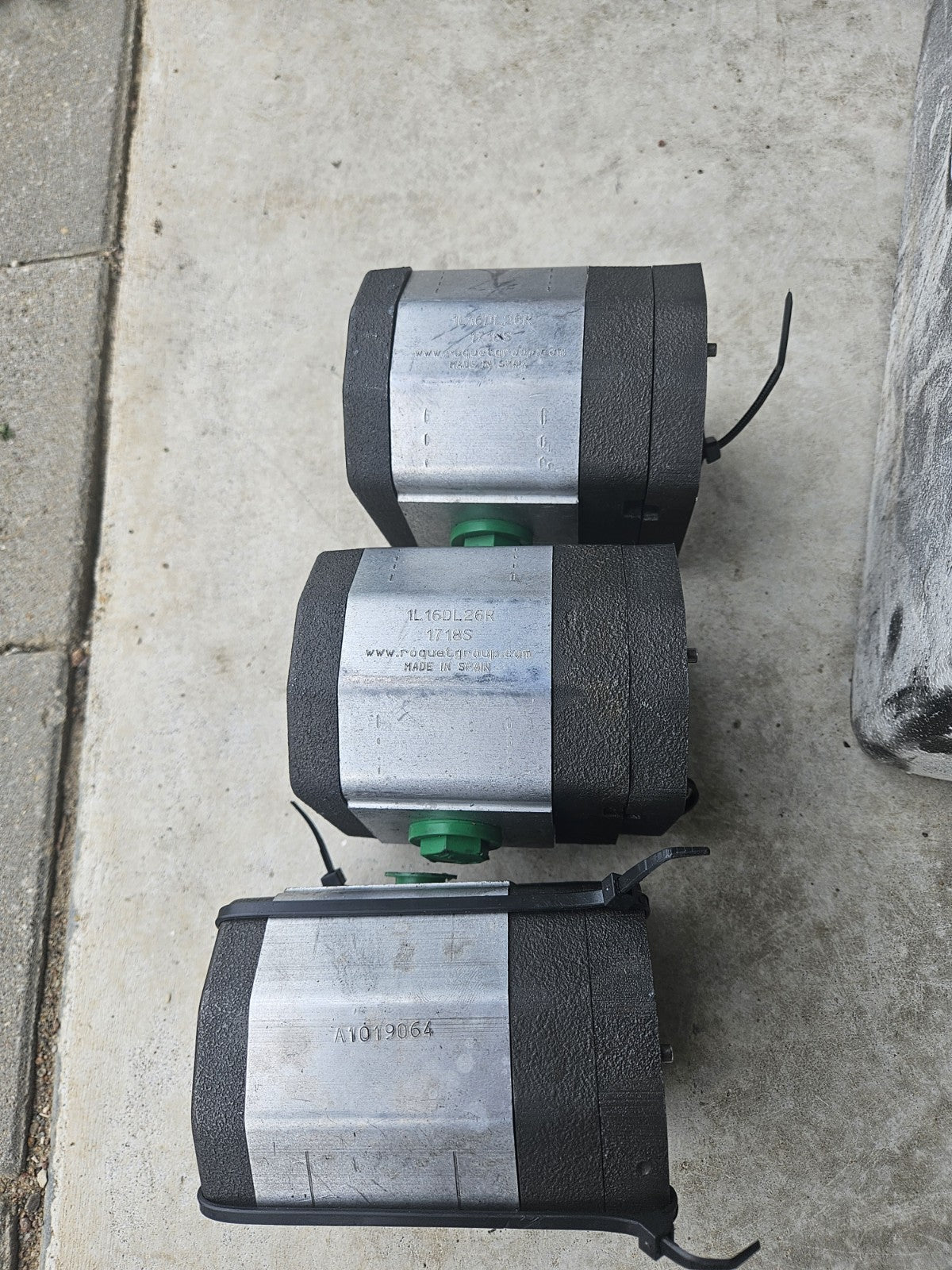 Roquet  3-fach Hydraulikpumpe, Pump,  2 x 1L16DL26R, 1 x 1L22DE10R Neu New