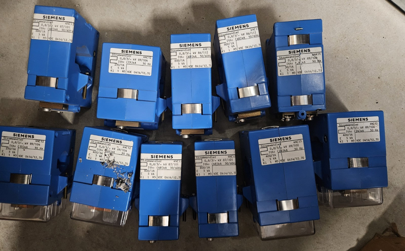 SIEMENS Spannungswandler 4NC12 0,8/3-KV 89/104, 400/1A Aufsteckwandler,Trafo NEU
