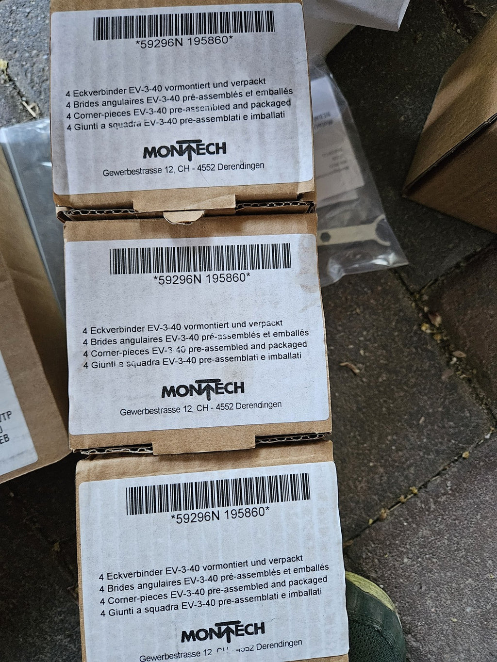Montech EV-3-40 Corner-Pieces Pre-Assembled Pack of 4 New In Box 59296N 195860