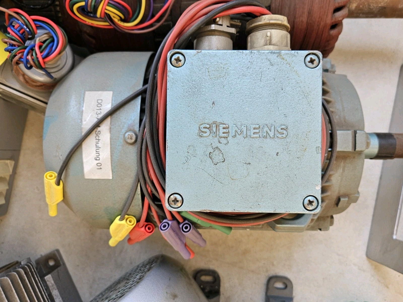 Siemens 1LA5106-4AA70-Z MOTOR, 440V 2,55KW, 7G83 7511 01 002 Fully Working