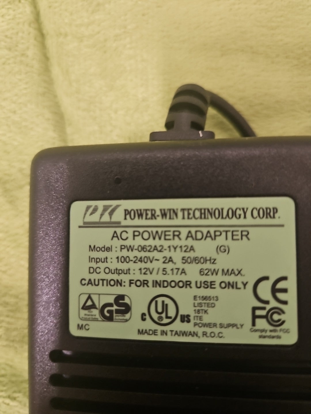Org. Power WIN PW-062A2-1Y12A AC-DC Adaptor 12V 5.17A 62W EU Stecker neu/Ovp