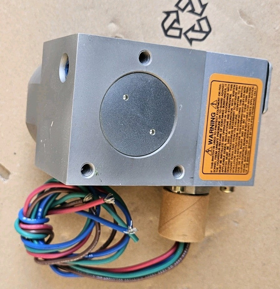 CCS CUSTOM CONTROL SENSOR 674DE120, 226A2481P1, diff.switch, ex.proof, Nos, Neu