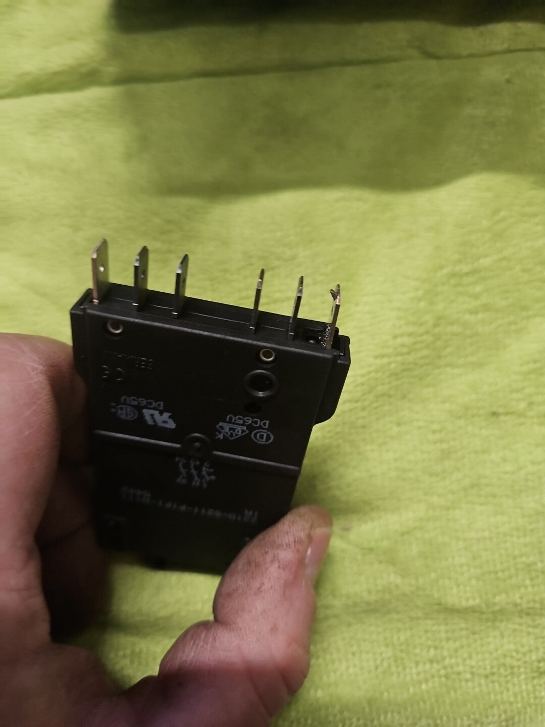 1 x ETA E-T-A Schutzschalter 2210-S211-P1F1-H111 1A Therm.Schalter Neu Unbenutzt