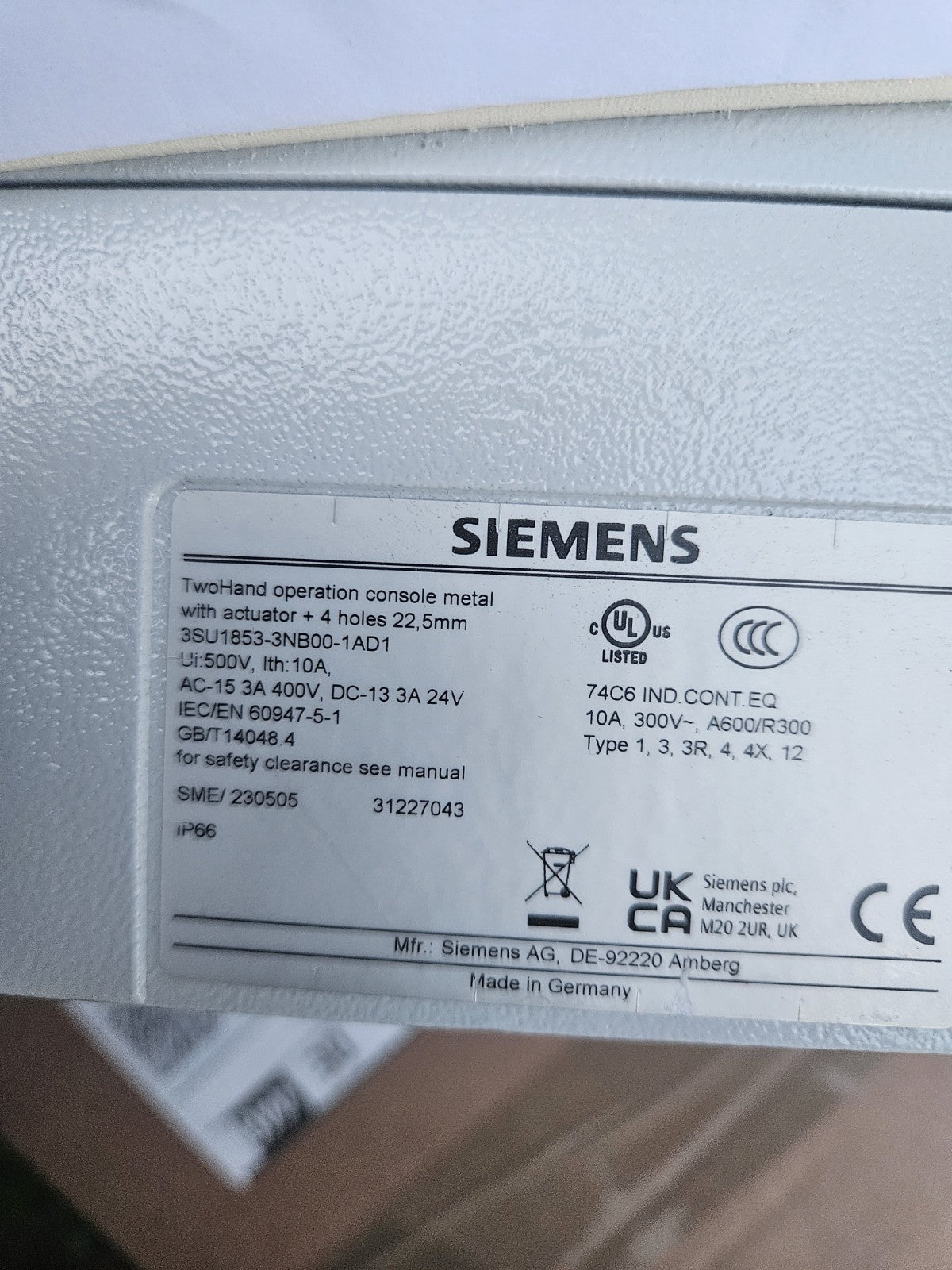 Siemens Dig.Industr. Zweihand-Bedienpult 3SU1853-3NB00-1AD1 Zweihandpult Neu NEW