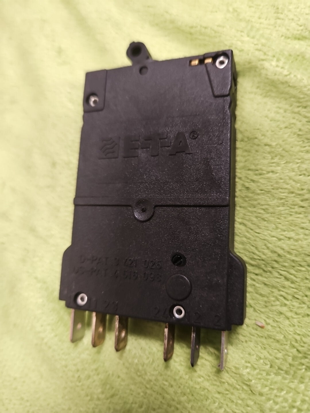 E-T-A 2210-S211-P1F1-H111-2A Thermisch-magnetischer Leistungsschalter DC65V Neu!