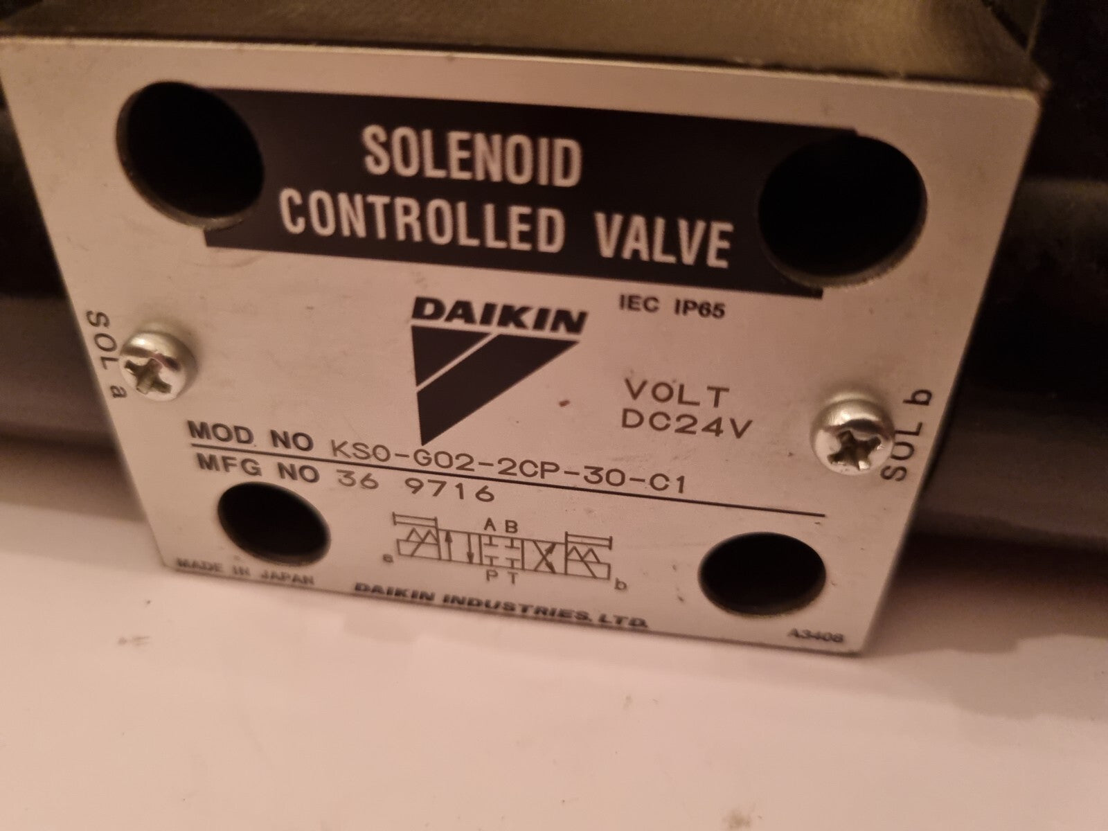 NEW DAIKIN VALVE KS0-G02-2CP-30-01 24VDC Solenoid valve, neu new