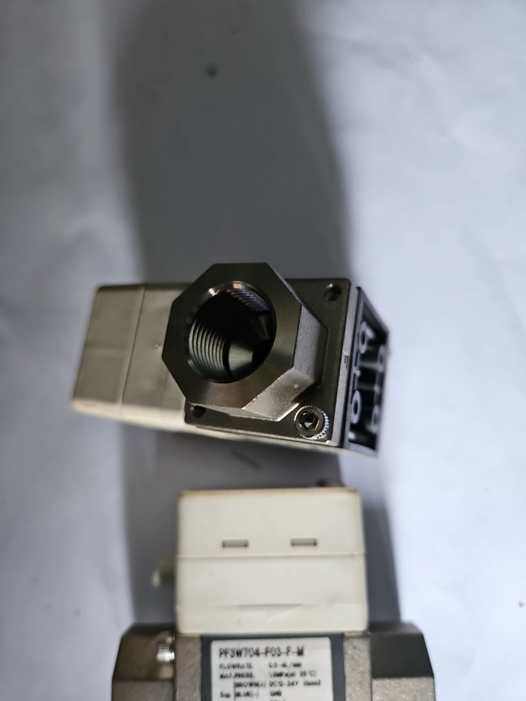SMC PF3W704-F03-F-M Flow Switch, Meter 0,5-4l/min, New Unused Neu 