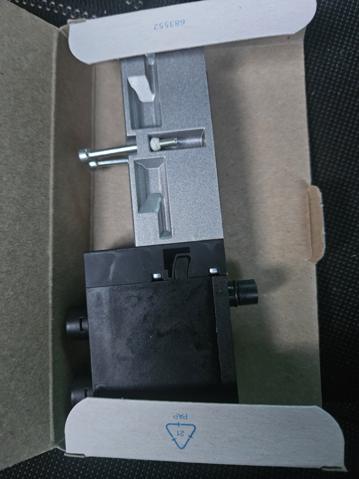 FESTO VSVA-B-T32C-AZD-A2-1T1L 539176 Magnetventil, Solenoid Valve New Neu/ovp