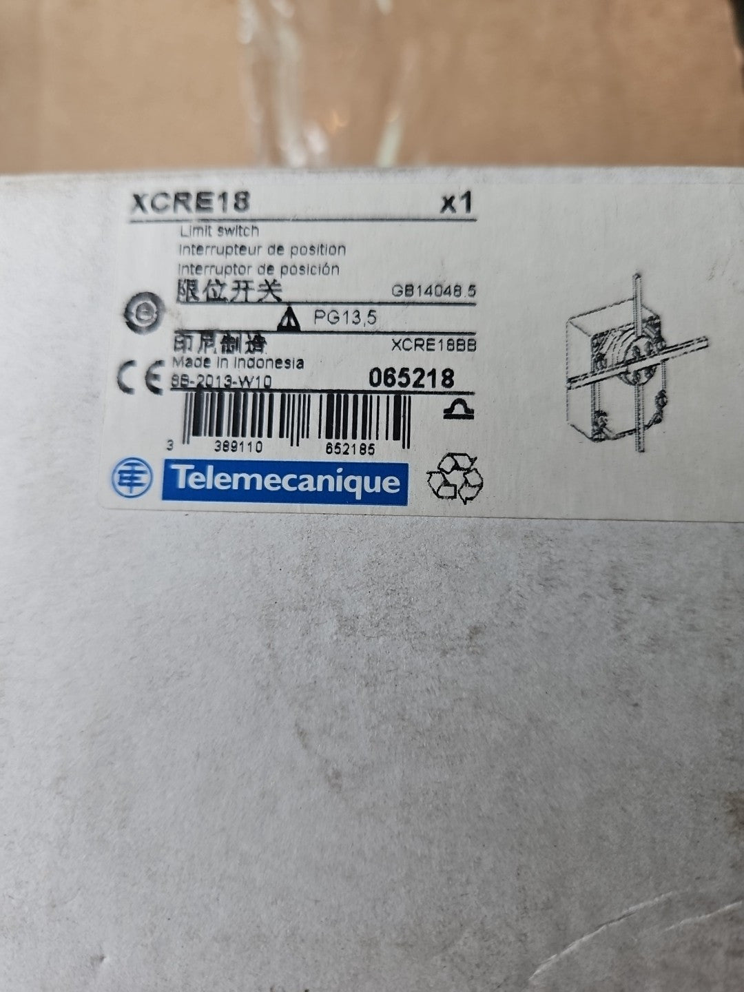Telemecanique XCRE18 Rotary Actuating Rod Limit Switch 065218 240V 3A 6kV - New