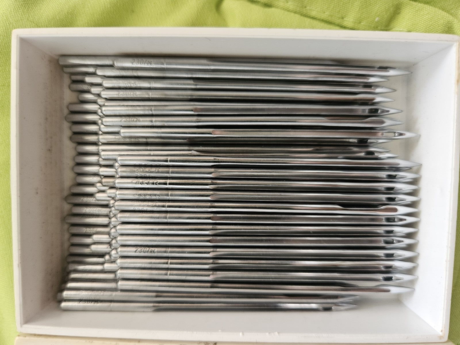 100 x Singer Needles 5213-01, 230/26, 7X3 DYX3, For Heavy Sewing Machine, Nos