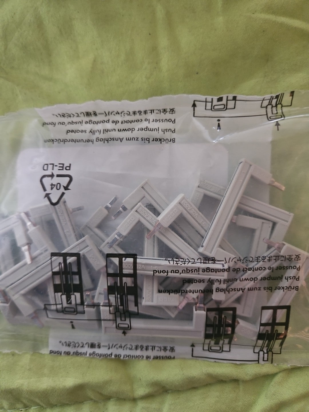 25 x Wago 2004-436 Kammbrücker 1 auf 6, lichtgrau 800V 32A (25Stk.) Neu/OVP, New