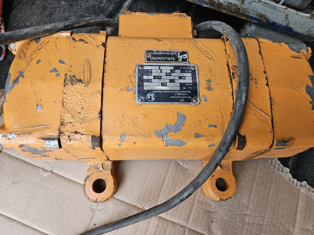 Vibrationsmotor 230/380 Volt Vibration Rüttelmotor Rüttler Elektromotor, VEB/DDR
