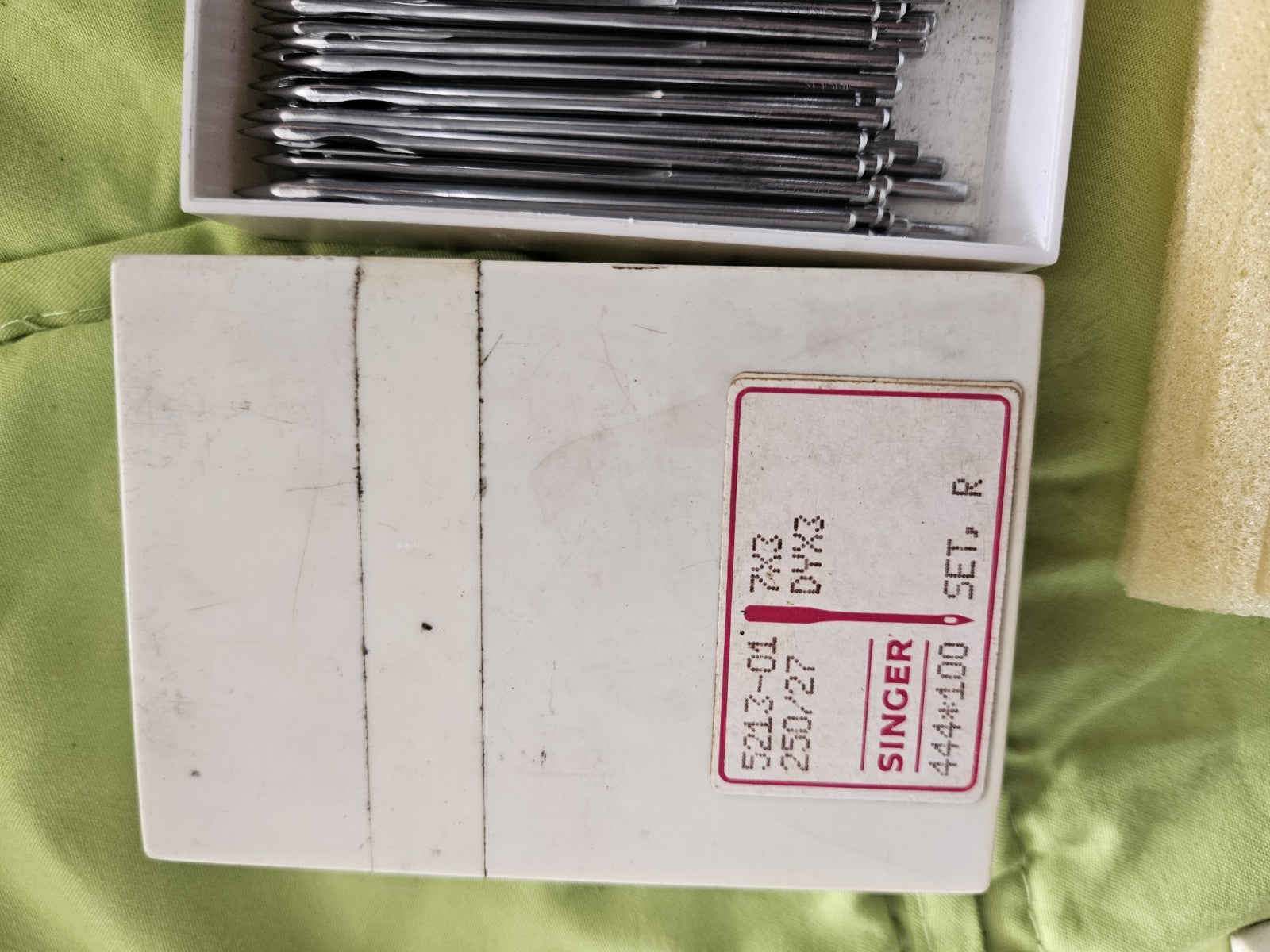 100 x Singer Needles 5213-01, 250/27, 7X3 DYX3, For Heavy Sewing Machine, Nos