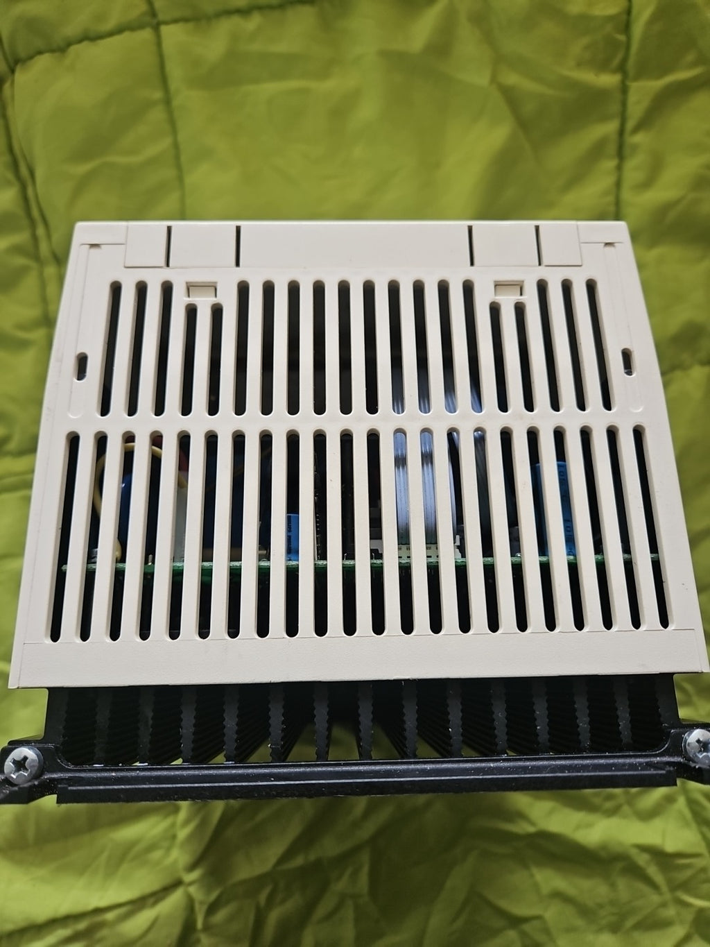 Lenze 8100 33.8104_E.6B. Frequenzumrichter 8100 frequency inverter Refurbished!!