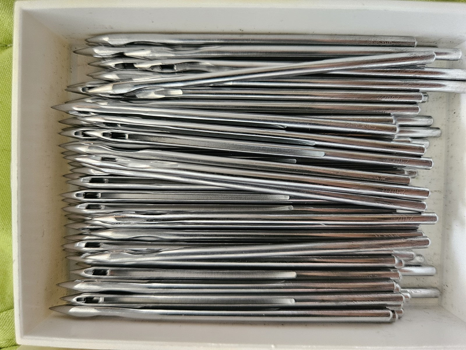 100 x Singer Needles 5213-01, 250/27, 7X3 DYX3, For Heavy Sewing Machine, Nos