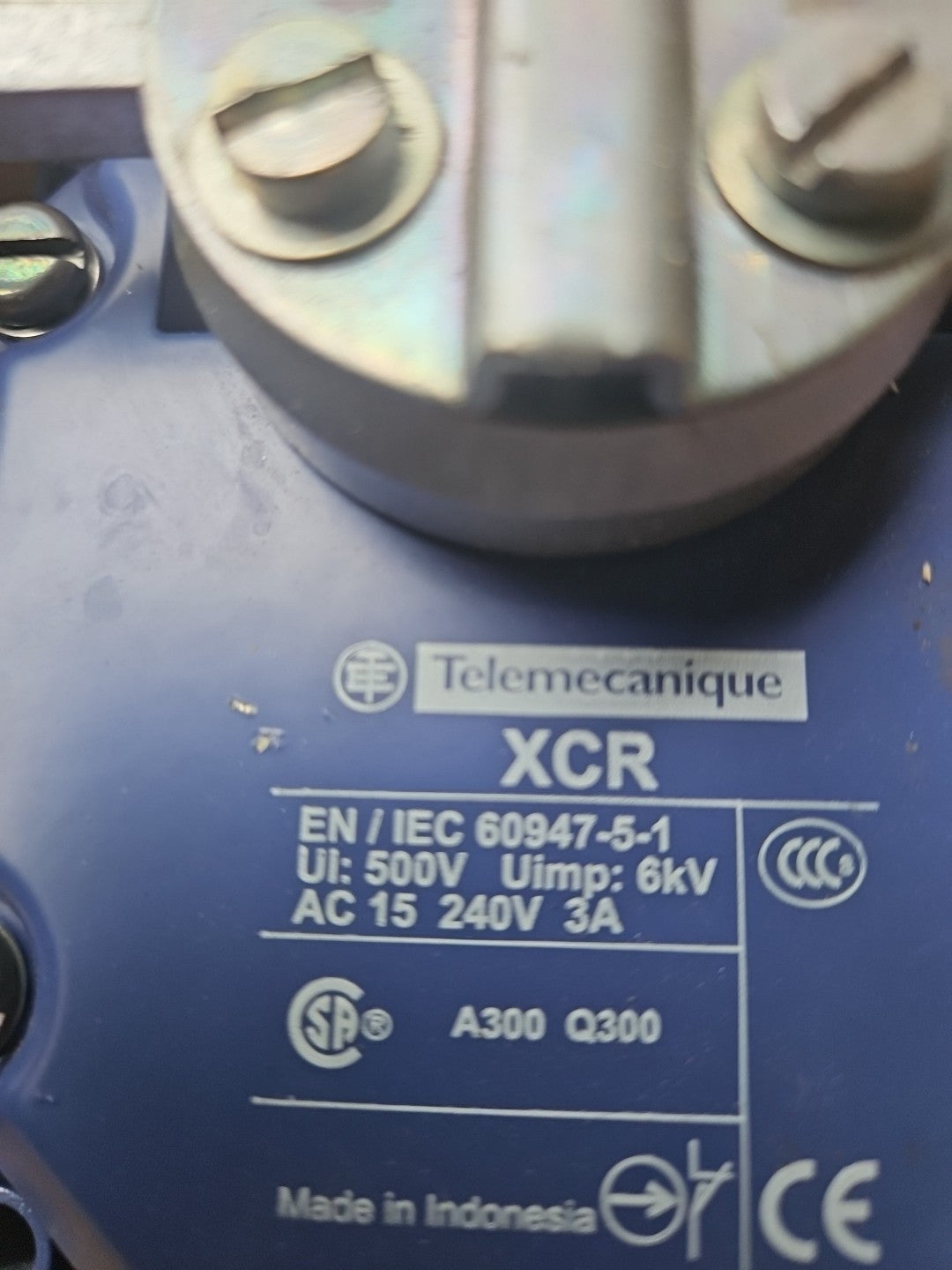 Telemecanique XCRE18 Rotary Actuating Rod Limit Switch 065218 240V 3A 6kV - New